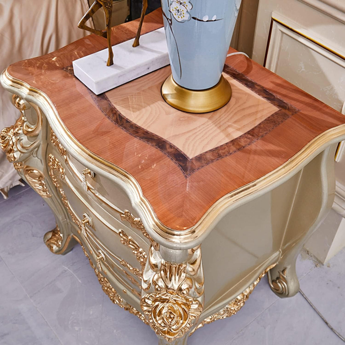 Luxury European Leather Bed / Ruchi