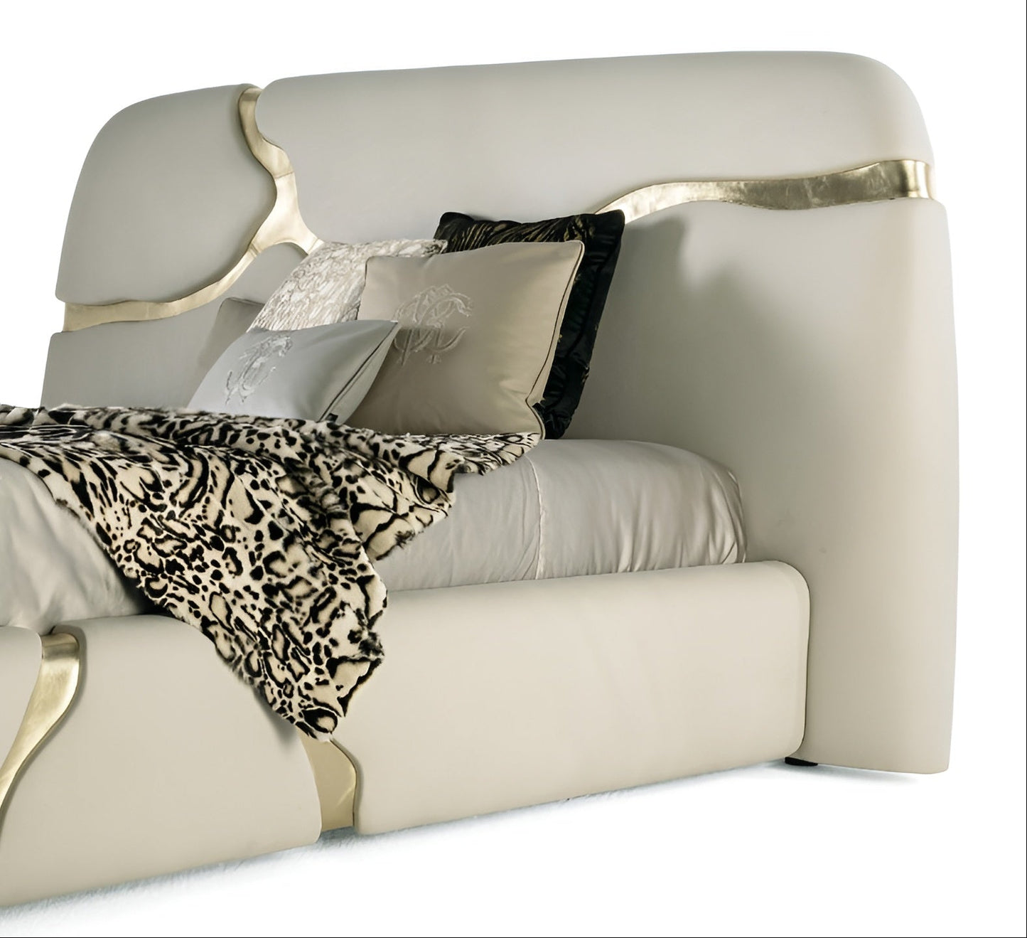 Crackel Design Leather Bedroom Set / Ruchi