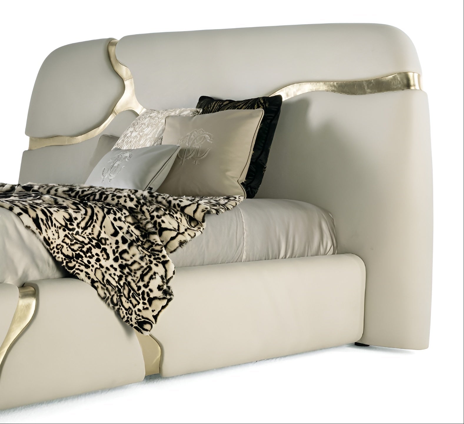 Crackel Design Leather Bedroom Set / Ruchi