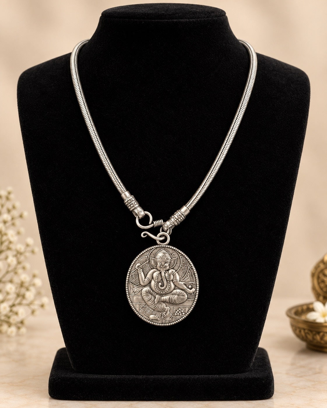 Hindu God Ganesha Metal Pendant Necklace / Ruchi