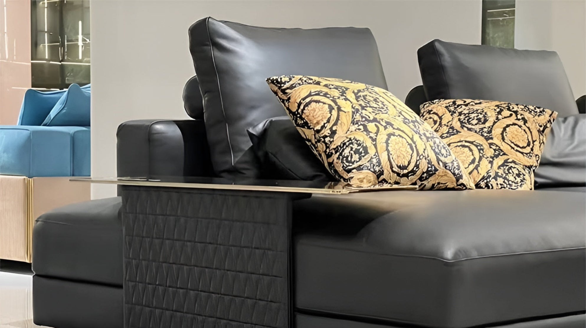Spacious Leather Modular Sectional Sofa With Chaise / Ruchi
