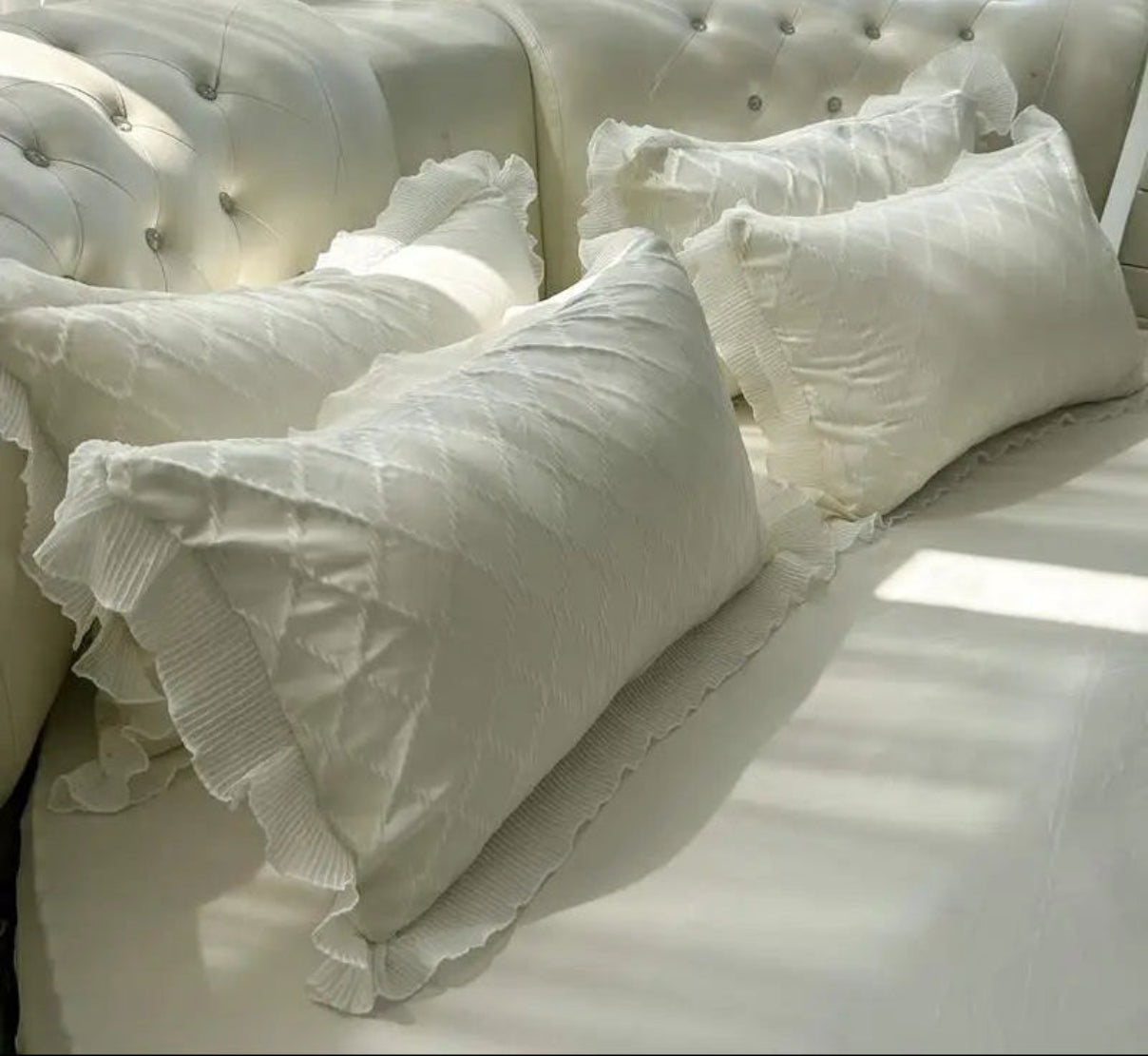 Round Microfiber Fabric Fitted Bedsheet And Bed-Skirt