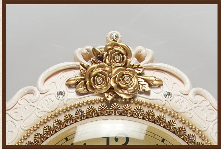 Antique European Style Artistic Wall Clock / Ruchi