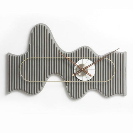 Modern Wooden Style Wall Clock / Ruchi