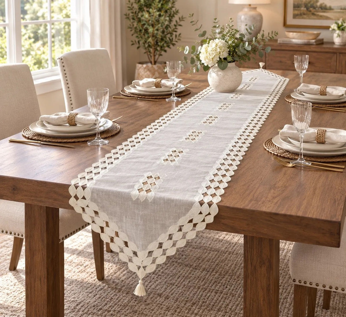 Classic Vintage Design Linen Table Runner / Ruchi