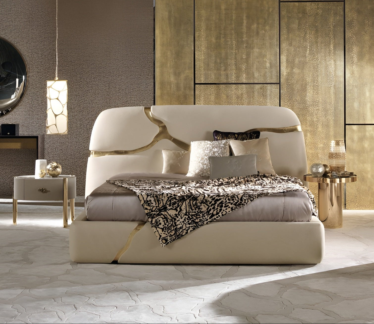 Crackle Design Leather Bed / Ruchi