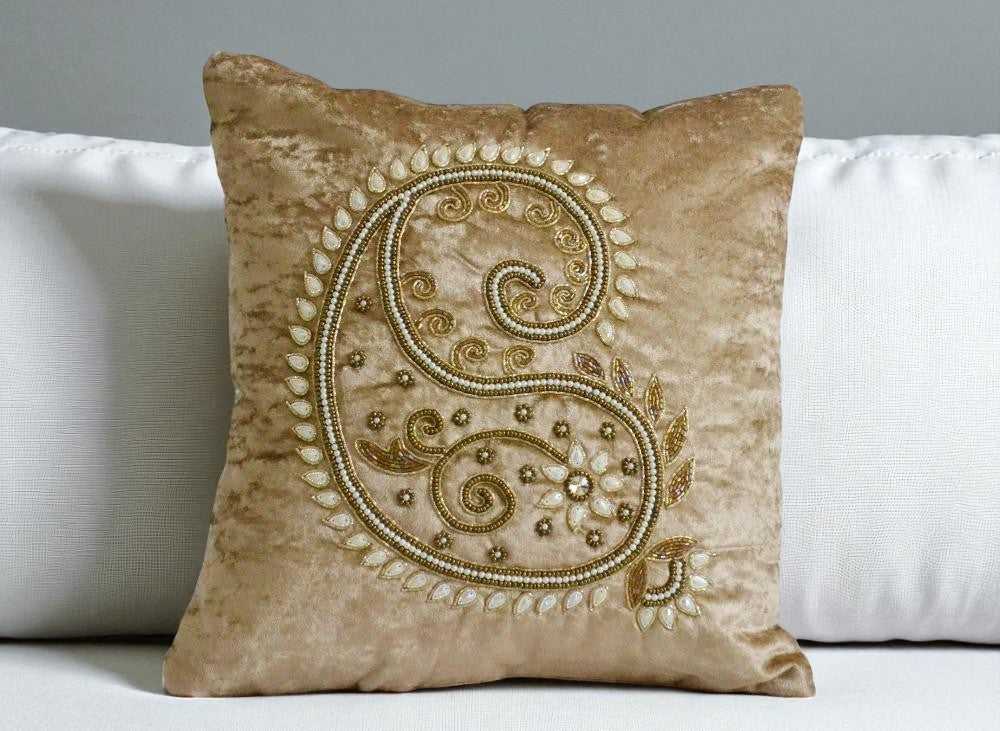 Embroidered Velvet Cushion Cover Set / Ruchi