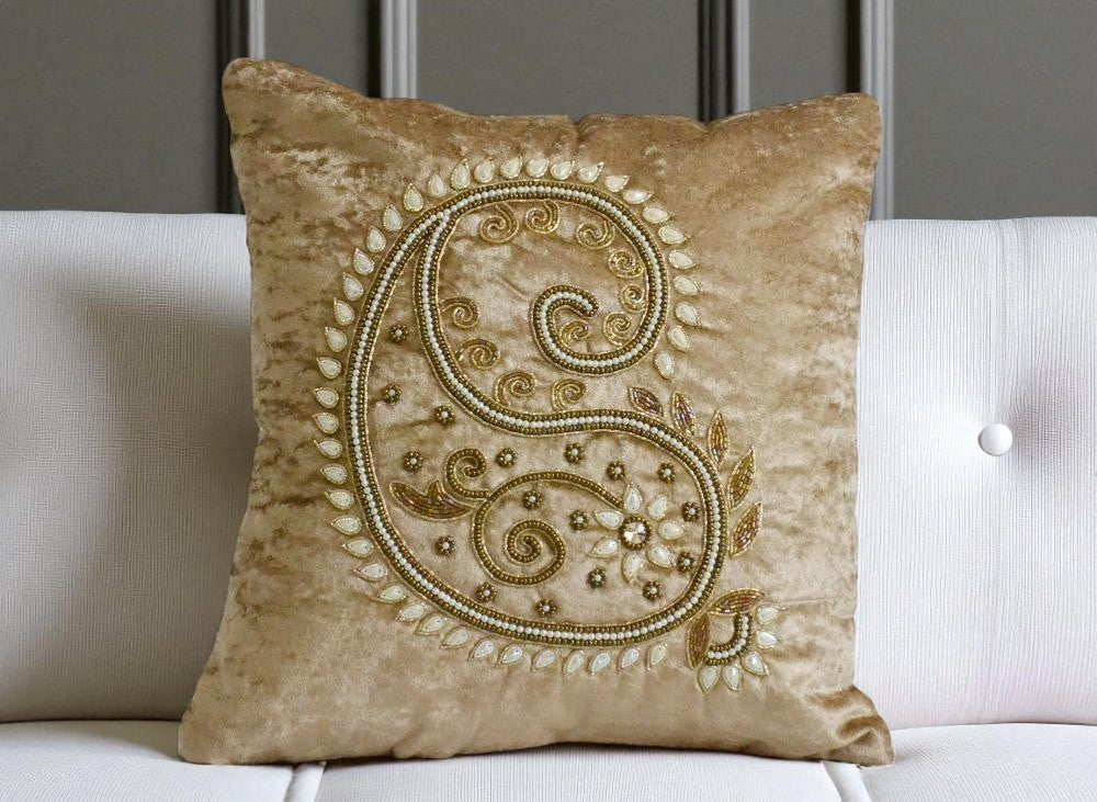 Embroidered Velvet Cushion Cover Set / Ruchi