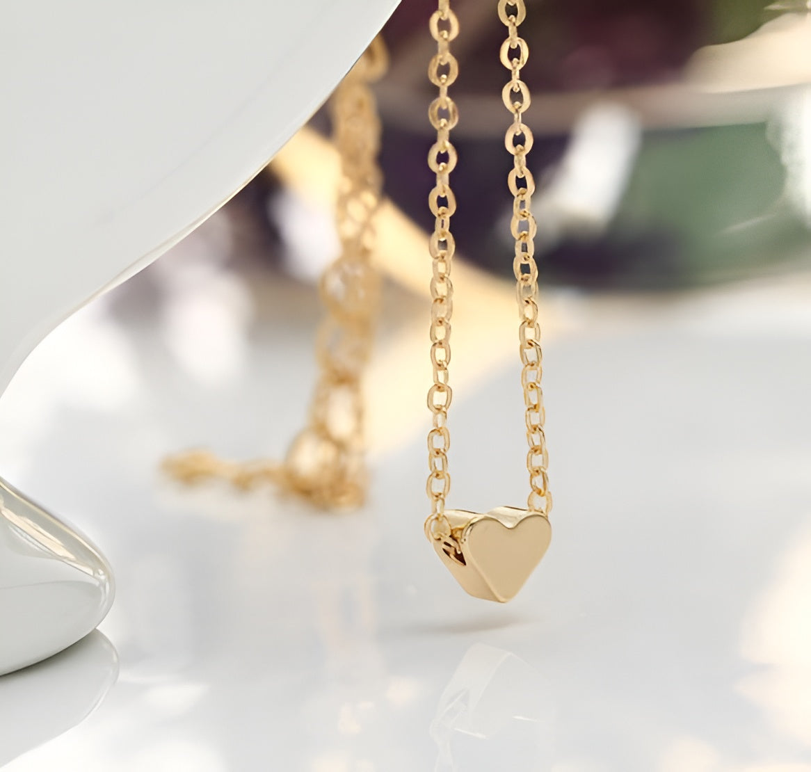 Golden Love Pendant Necklace Women / Ruchi