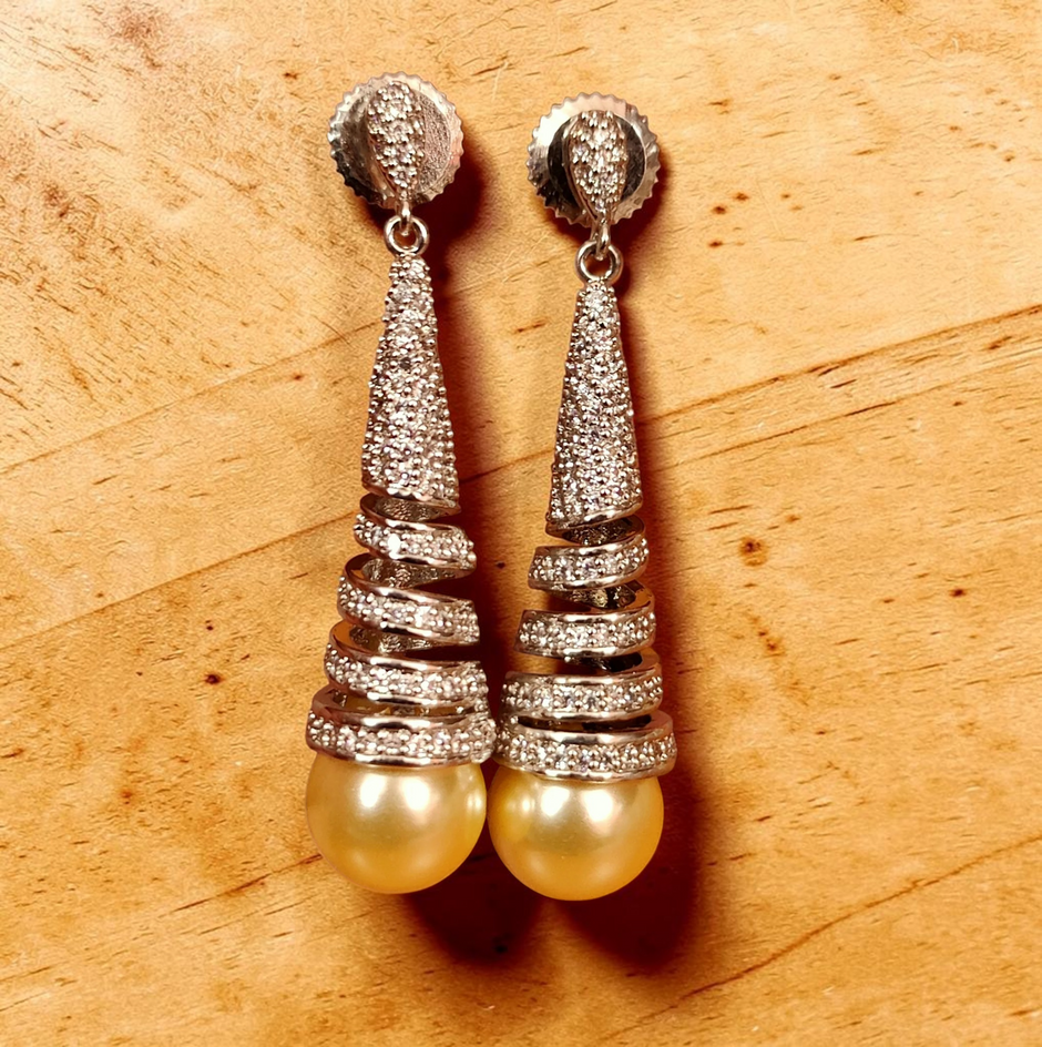 Spiral Design Cubic Zirconia Metal Pearl Earrings / Ruchi