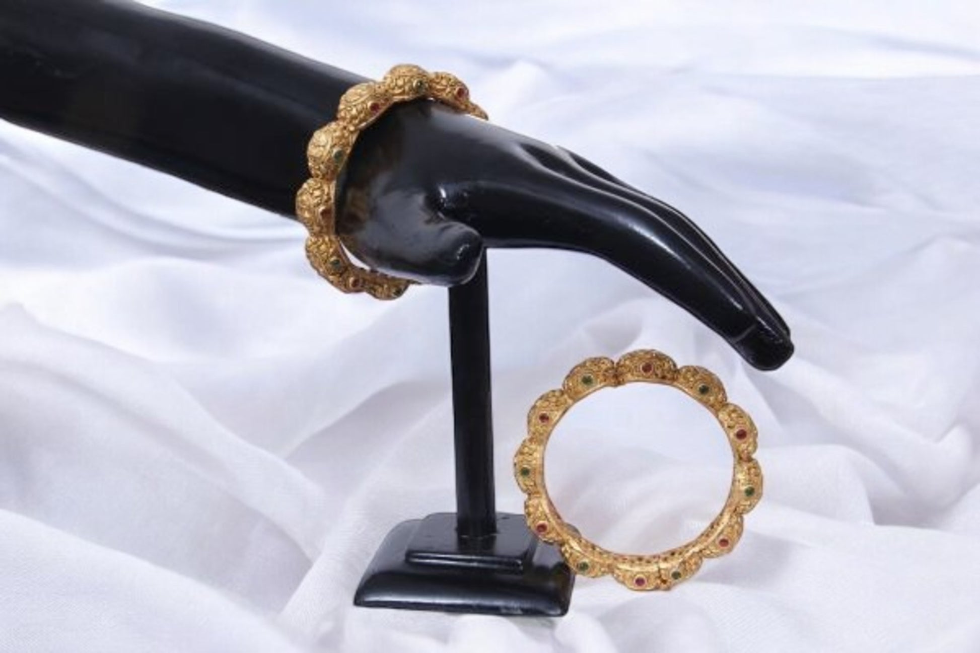 2 Pcs Elegant Stunning Indian Stone Drops Gold Plated Bangle / Ruchi