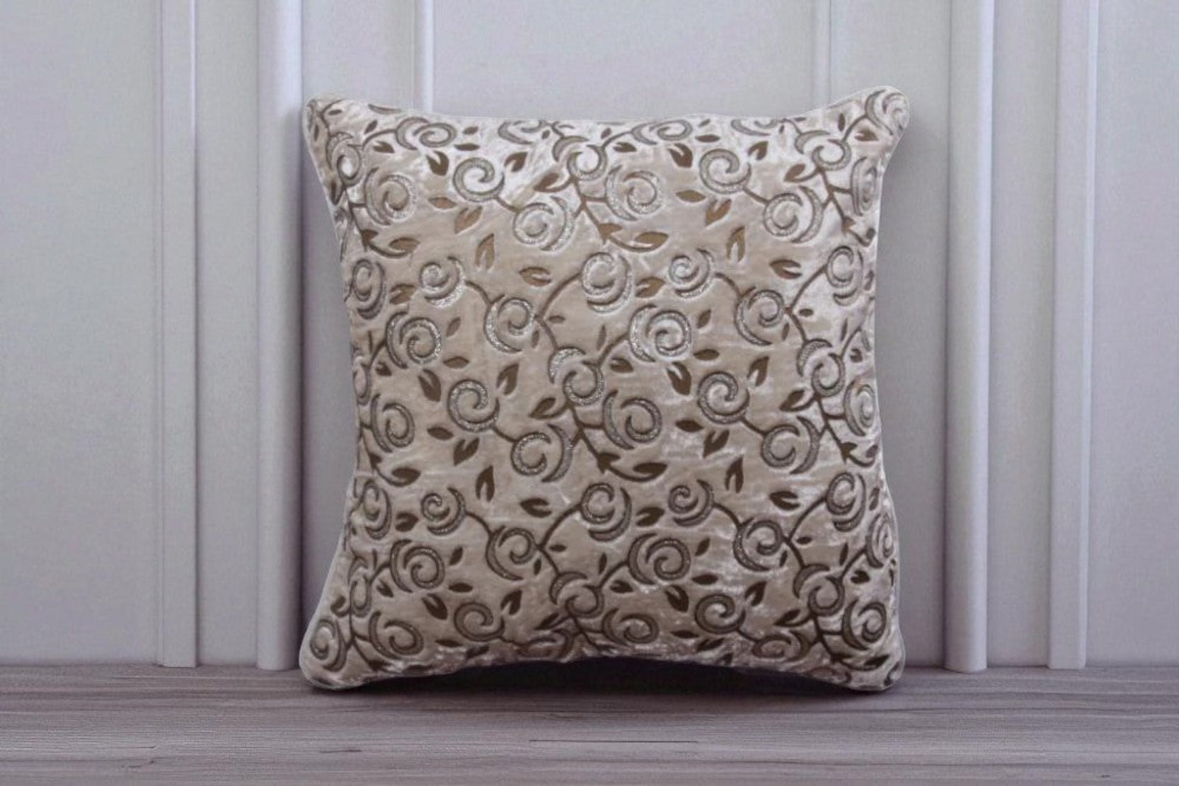 Luxurious Home Furnishing Velvet Cushion Covers / Ruchi