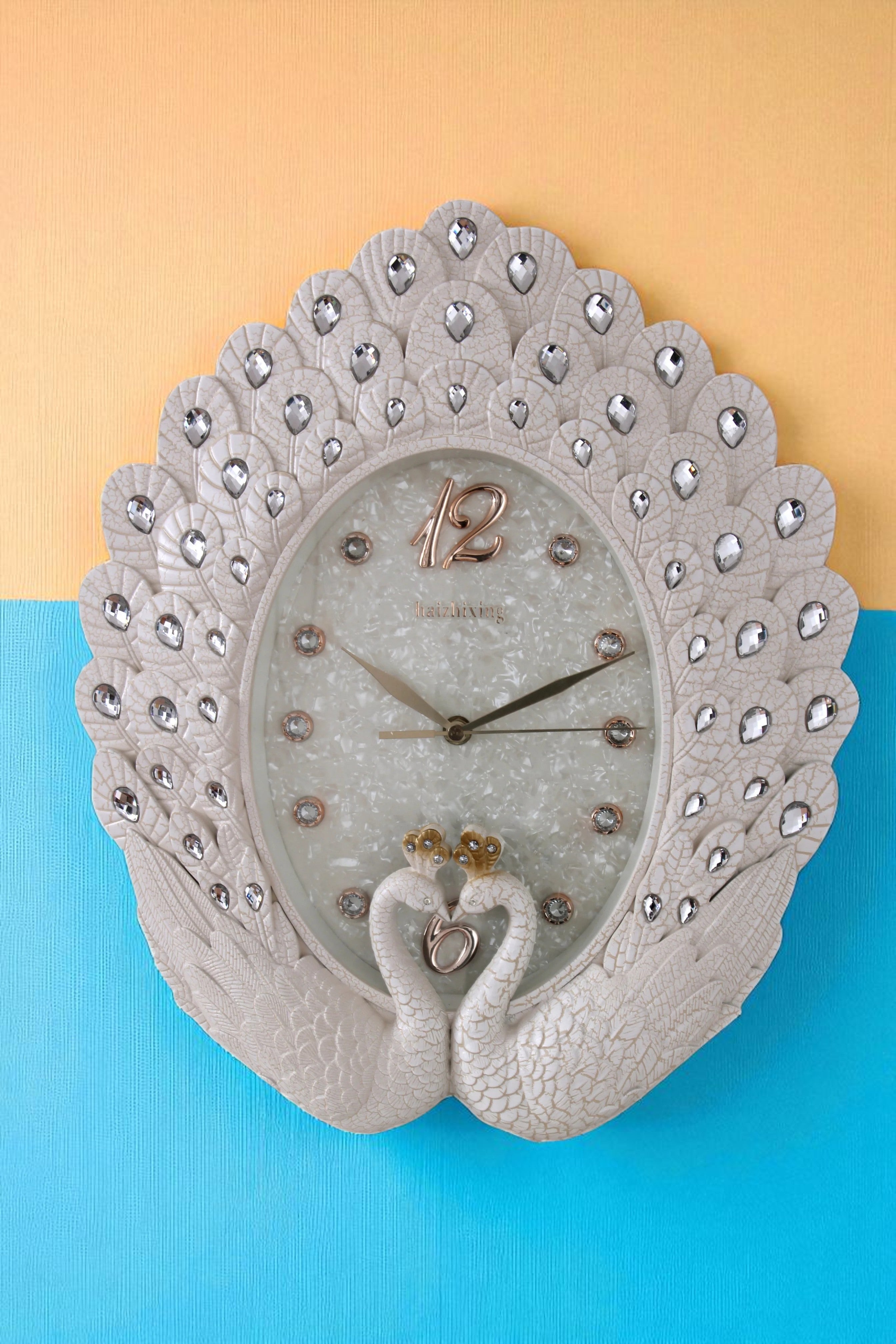Exquisite Swan Design Glass Clock / Ruchi