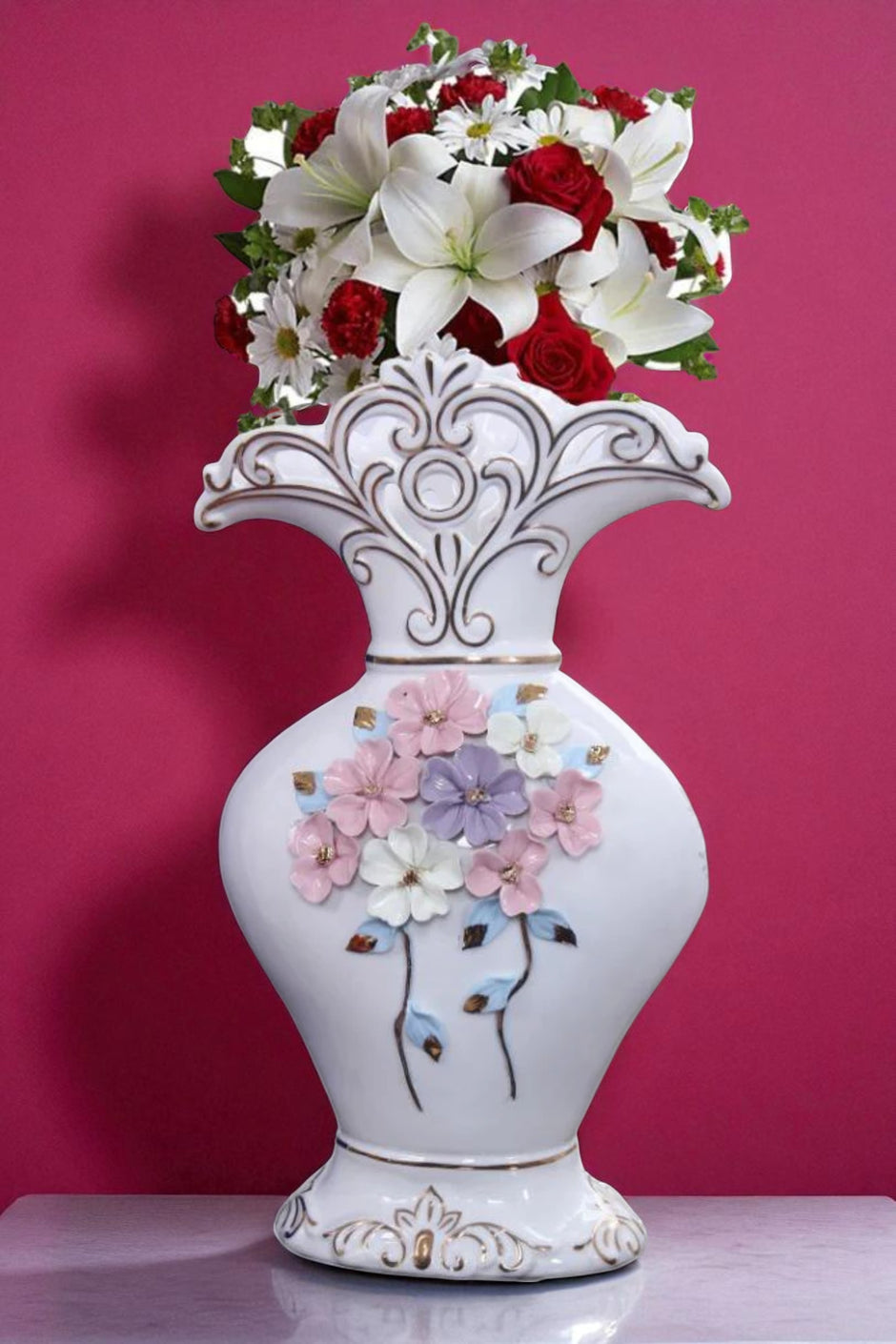 Eye-Catching Ceramic Flower Vase / Ruchi
