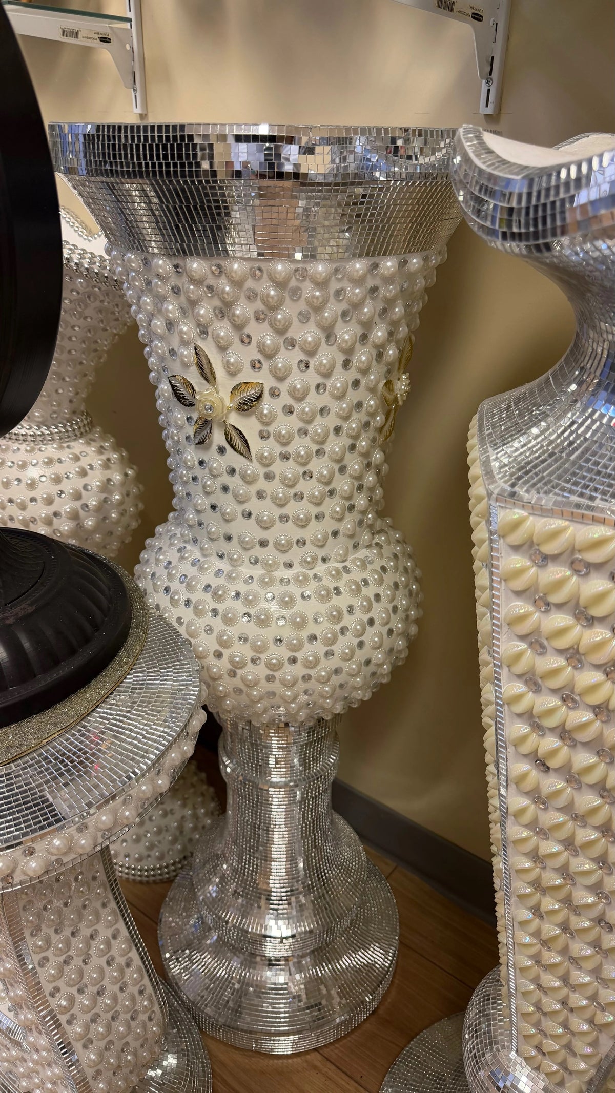 Pearl Crystal Ceramic Flower Vase / Ruchi