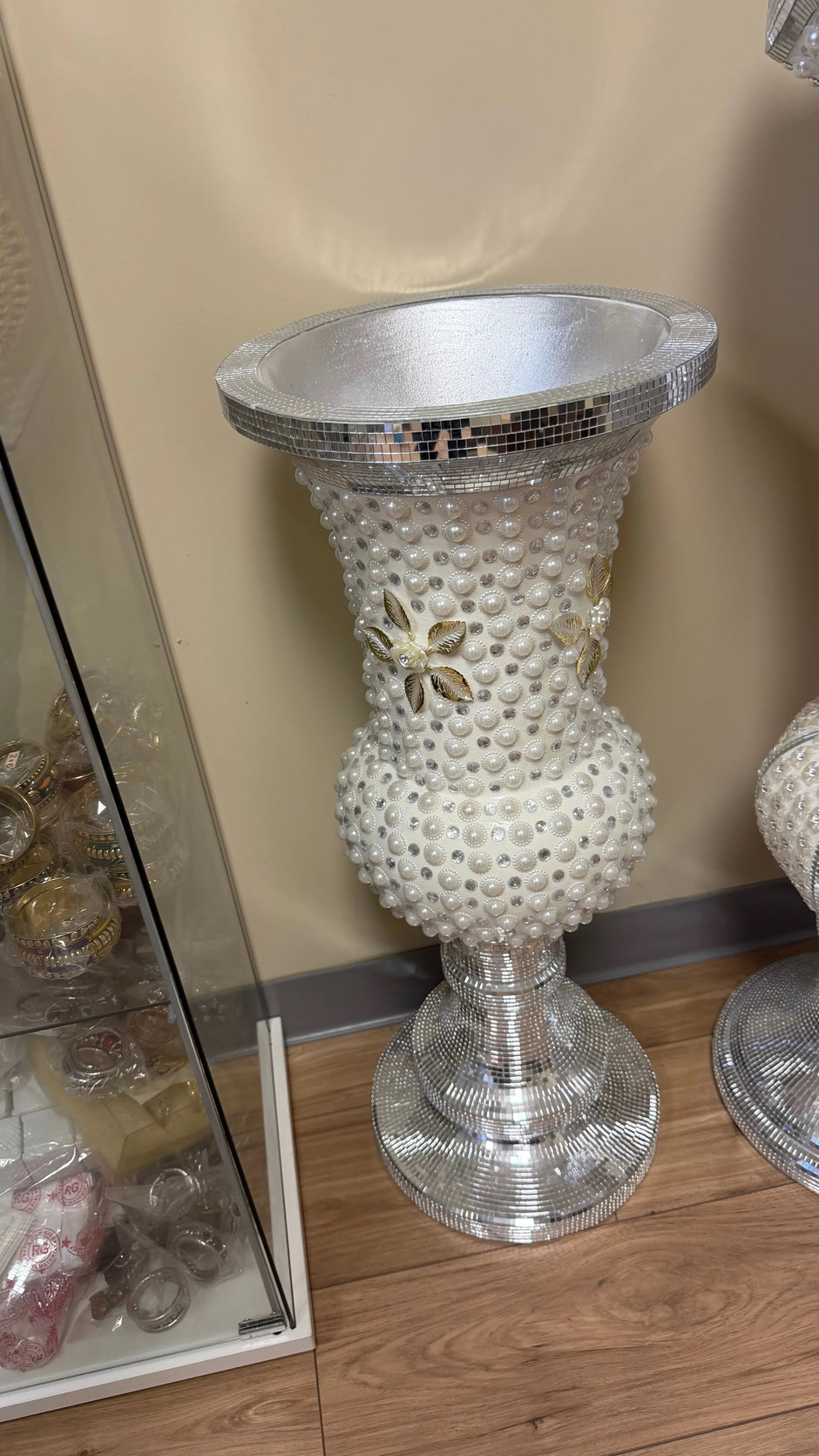 Pearl Crystal Ceramic Flower Vase / Ruchi