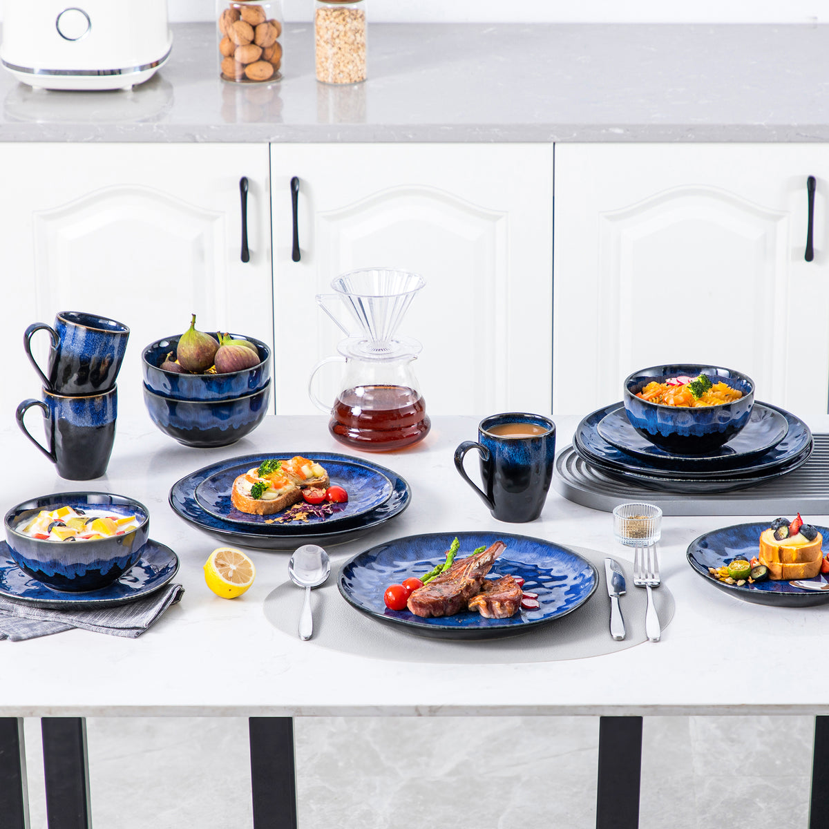 Traditional Design Ceramic Dinnerware Set / Ruchi