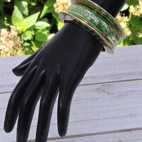Indian Women Metal Bangles Set / Ruchi
