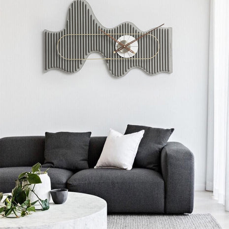Modern Wooden Style Wall Clock / Ruchi
