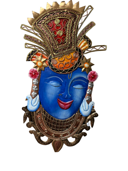 Multicolor Abstract Metal Artcraft Of Endearing Figurine / Ruchi