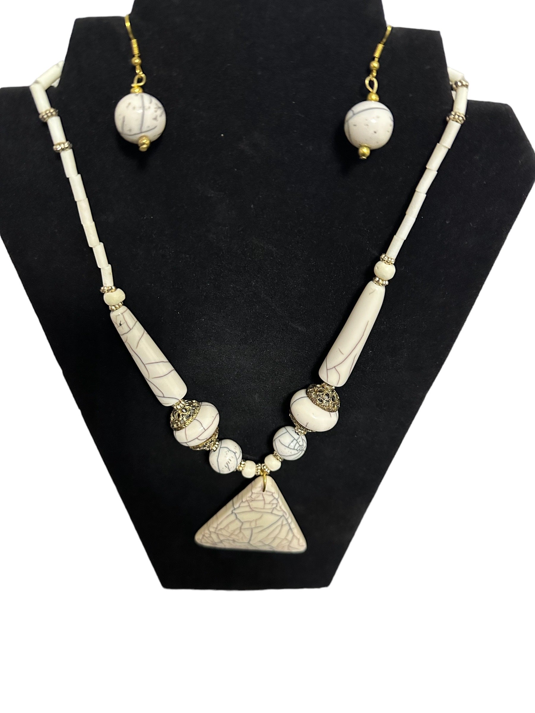 White Coral Beaded Necklace And Earrings Set / Ruchi