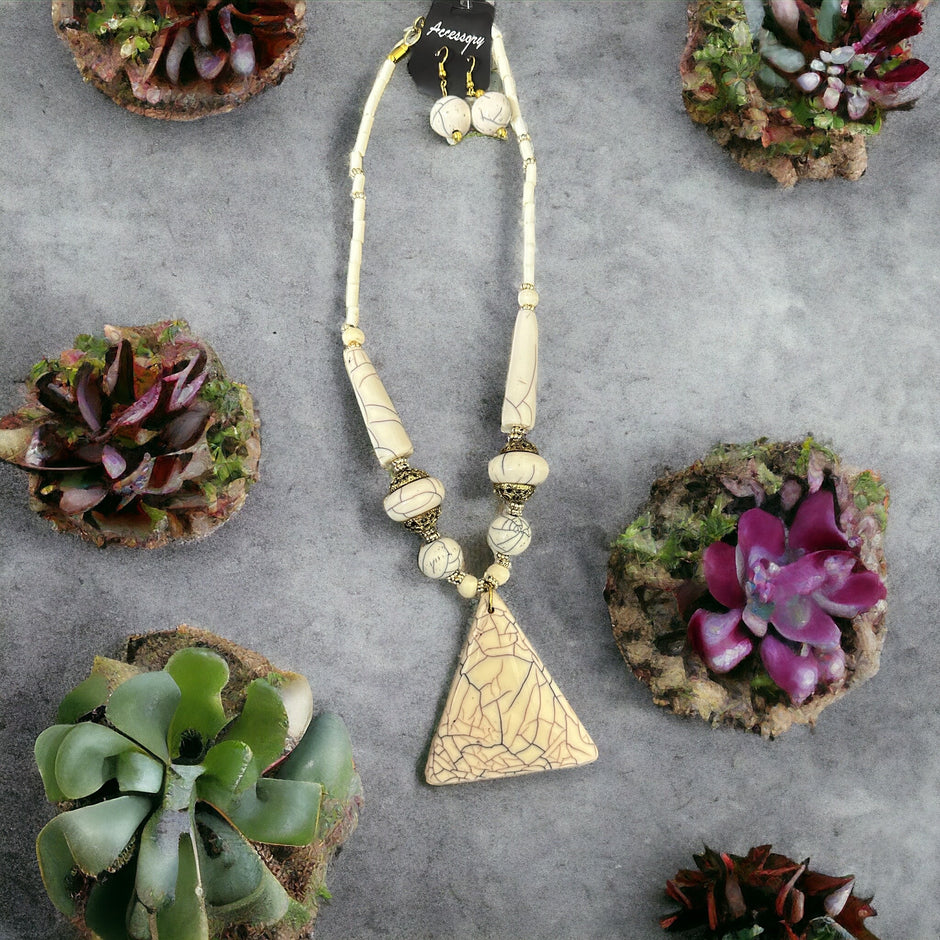 White Coral Beaded Necklace And Earrings Set / Ruchi