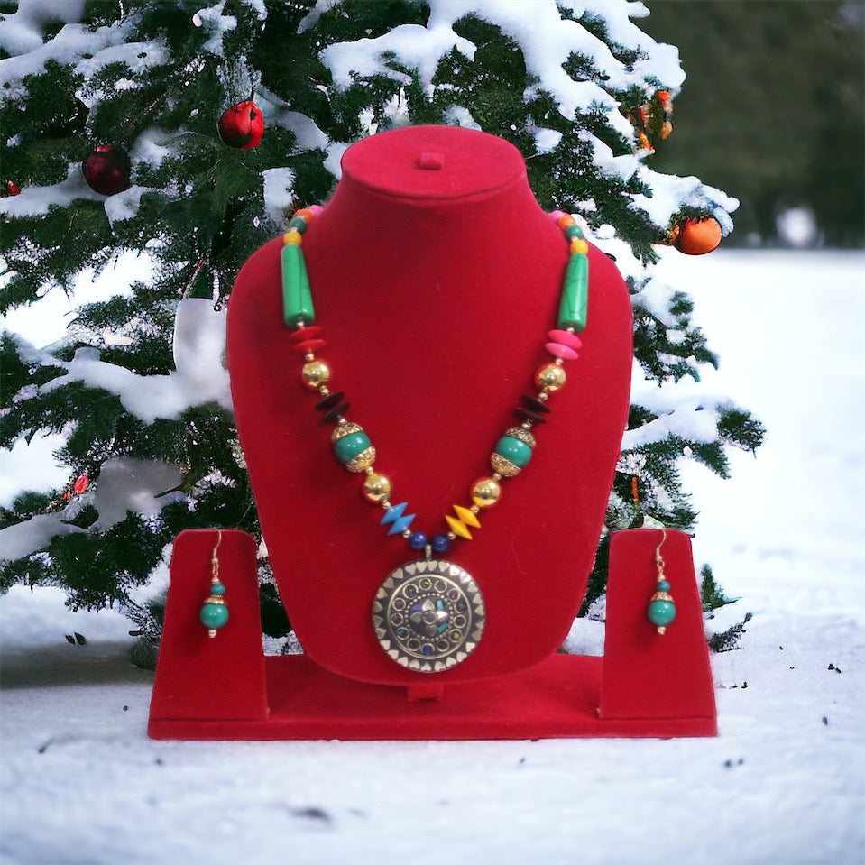 Big Stone Pendant Multicolored Wooden Beaded Necklace And Earrings Set / Ruchi