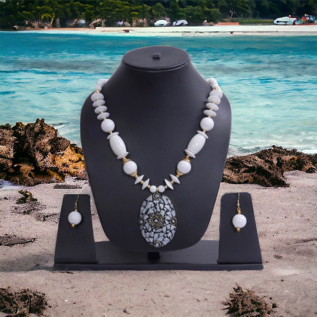 White Beaded Wooden Necklace Set / Ruchi