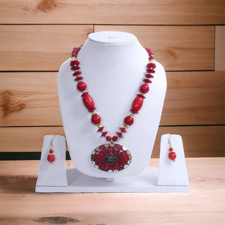 Red Pendant Stone Necklace And Earrings Set / Ruchi