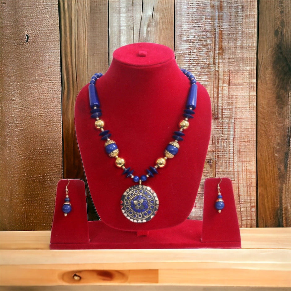 Blue Pendant Beaded Jewelry Set / Ruchi