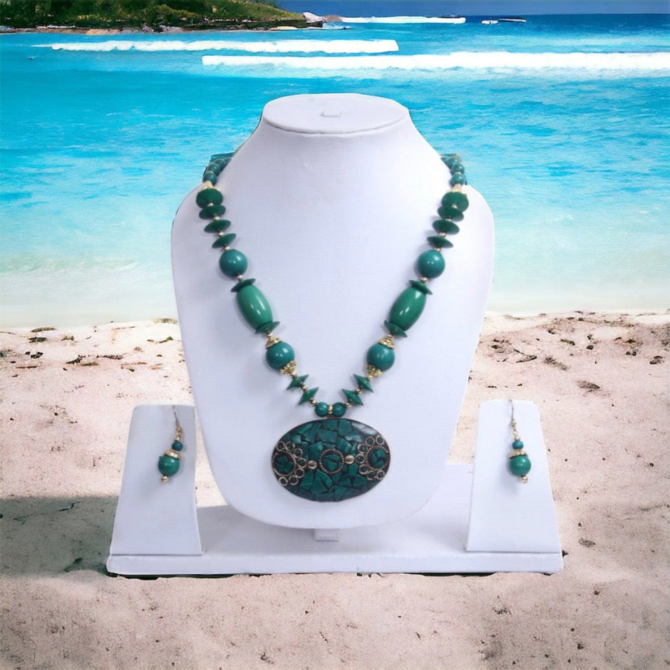 Beaded Blue Pendant Necklace Set / Ruchi