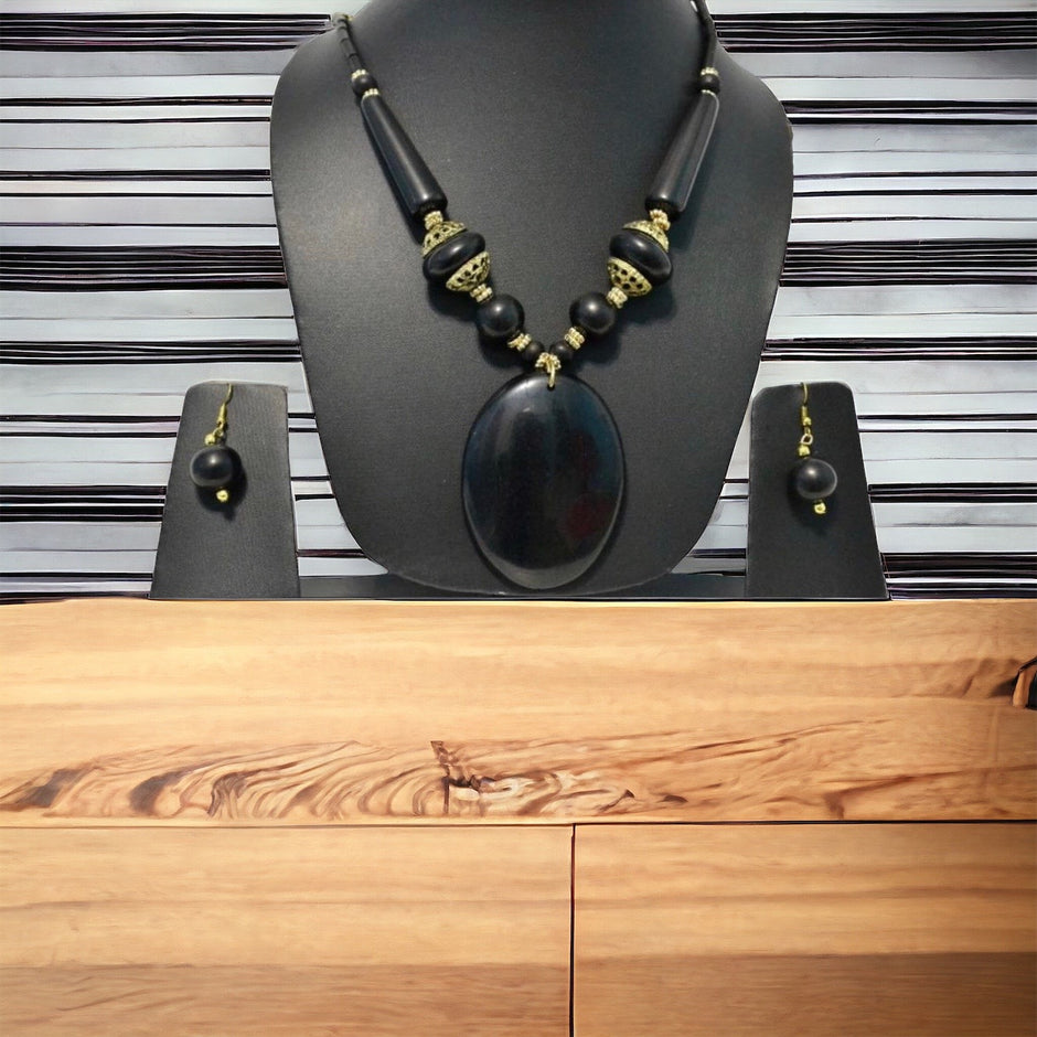 Wooden Pendant Beaded Necklace And Earrings Set / Ruchi