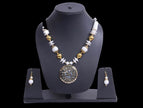 Women's Beaded Pendant Necklace And Earrings Set / Ruchi