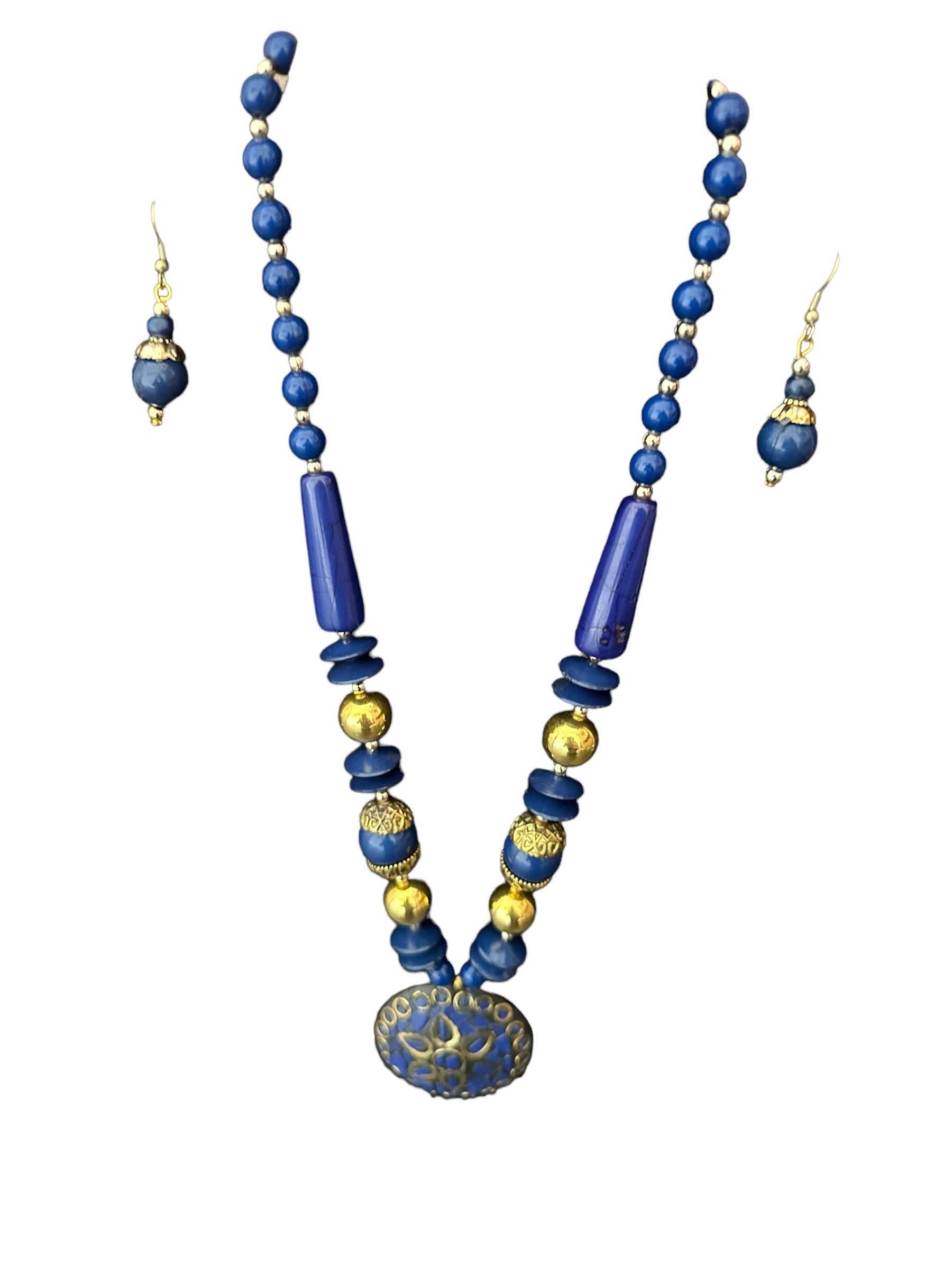 Elegant Beaded Necklace And Hoop Earrings Set / Ruchi