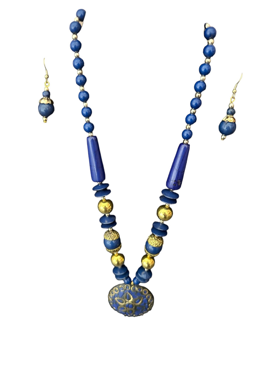 Elegant Beaded Necklace And Hoop Earrings Set / Ruchi