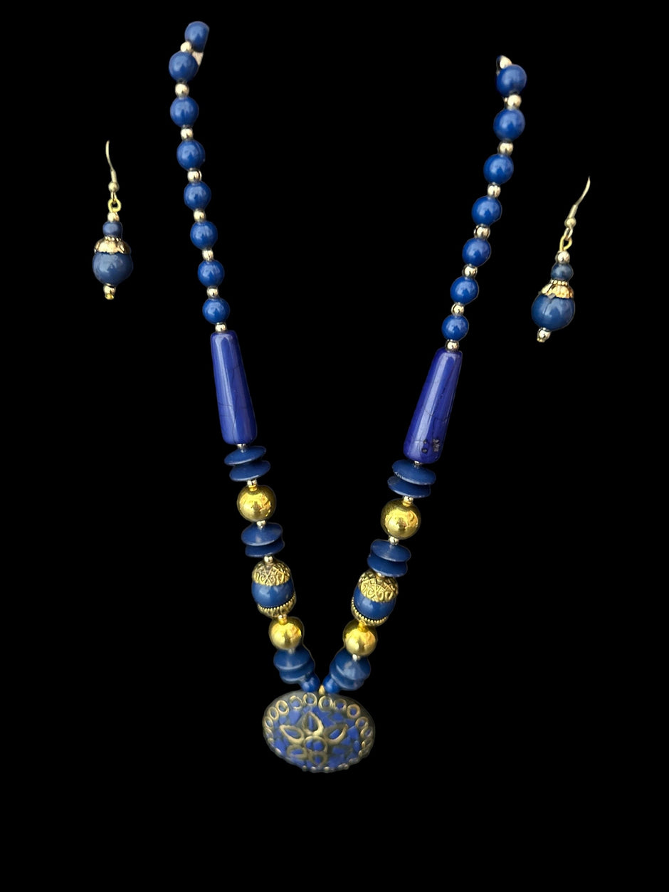 Elegant Beaded Necklace And Hoop Earrings Set / Ruchi