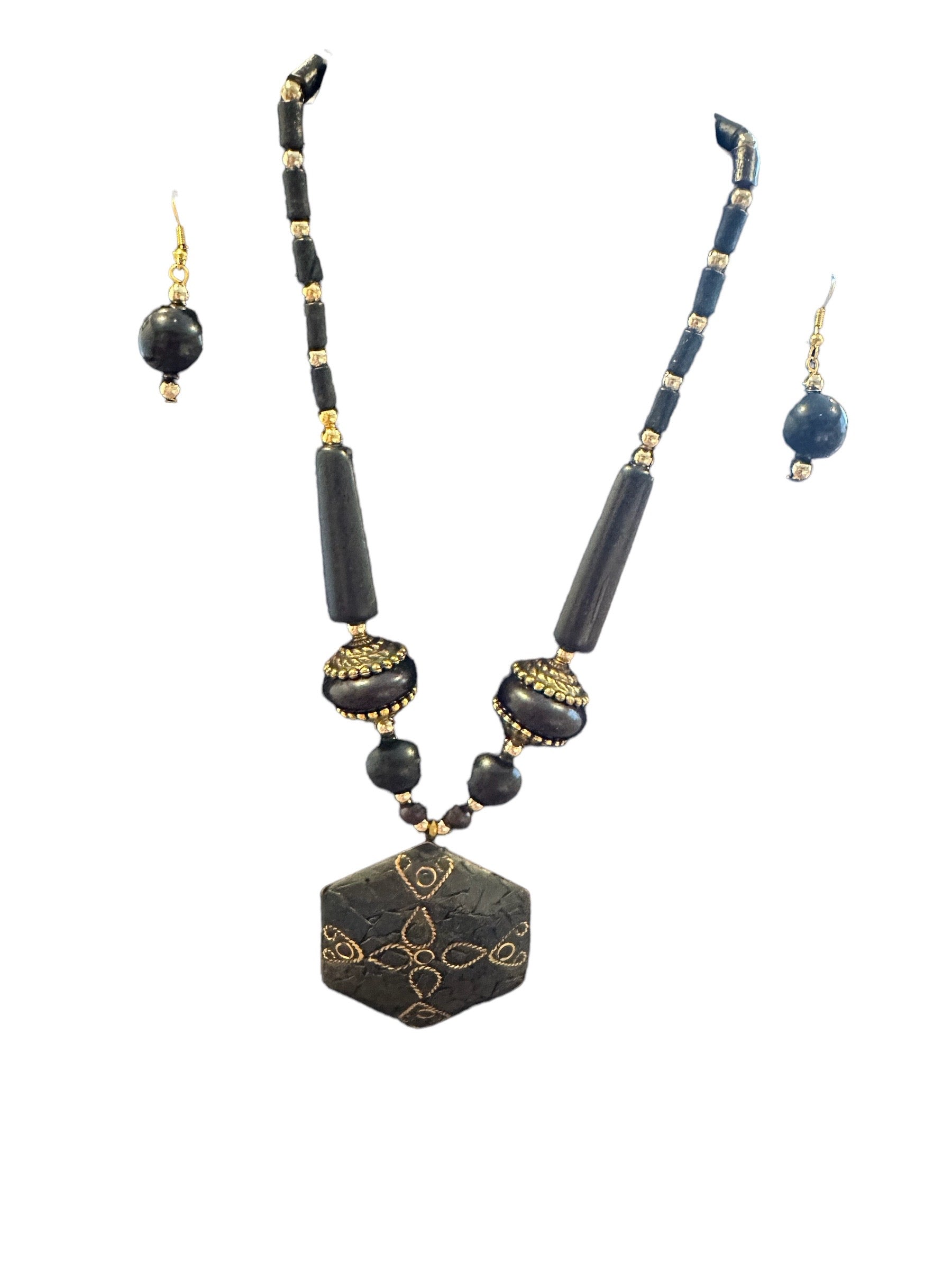 Hexagonal Beaded Necklace And Earrings Set / Ruchi