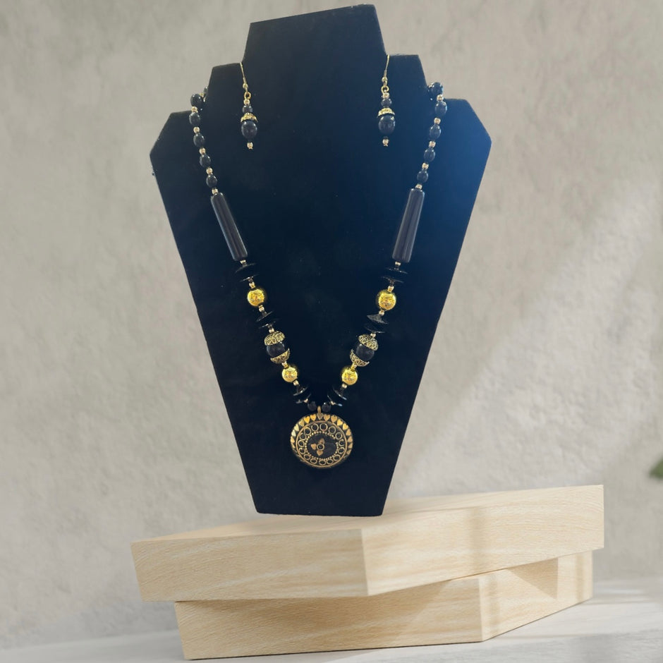 Modern Beaded Necklace And Hoop Earrings Set / Ruchi