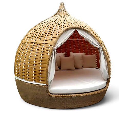 Rattan Round Outdoor Day Bed / Ruchi