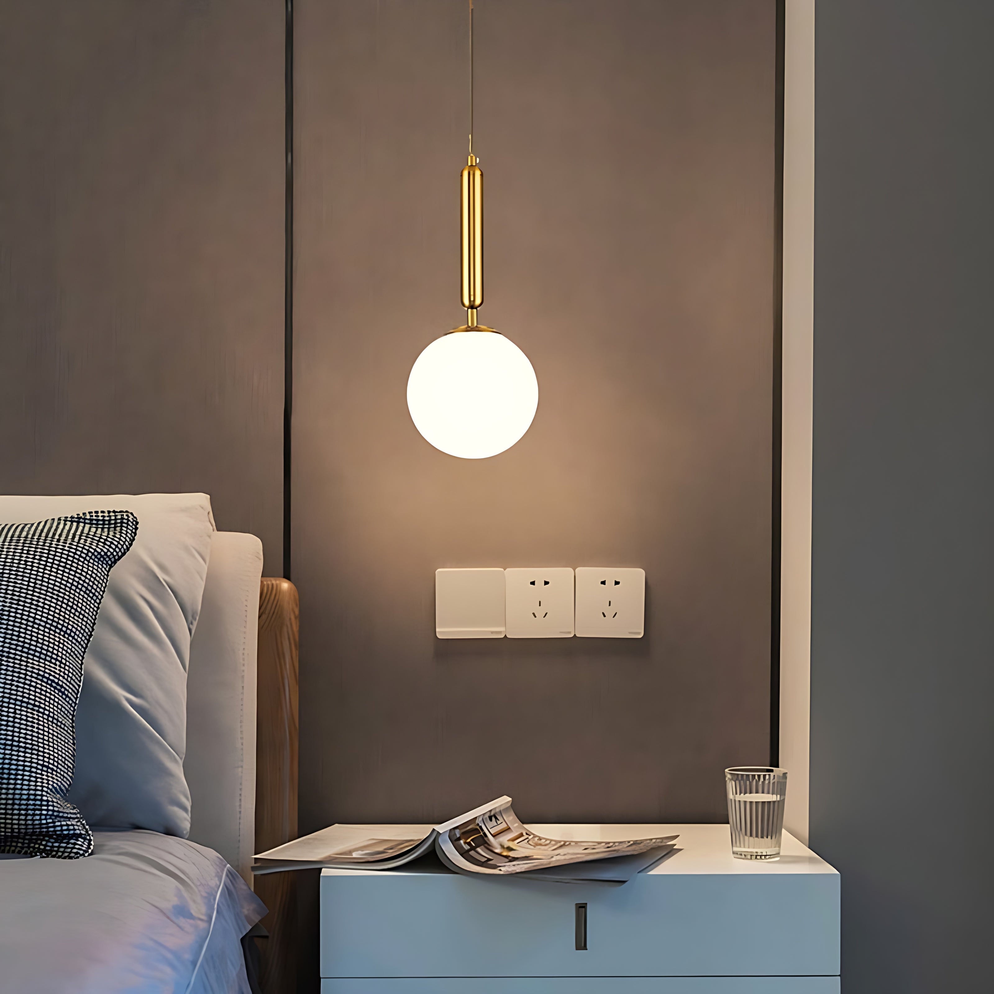 Round Glass Hanging Pendant Light / Ruchi