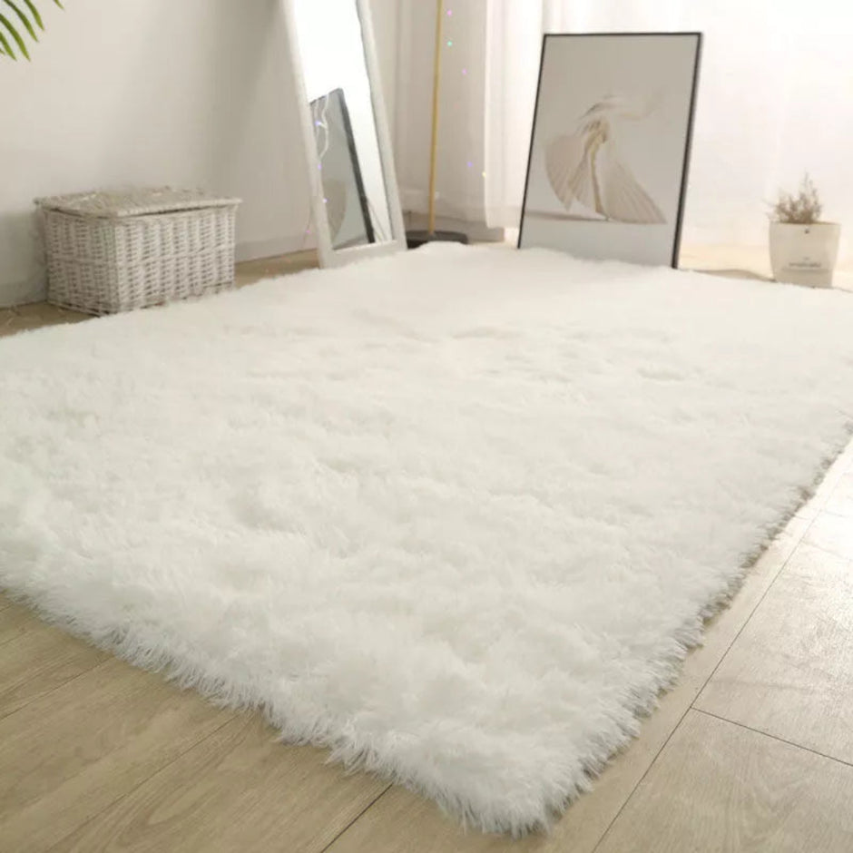 Appealing Non-Slip Polyester Area Rug / Ruchi
