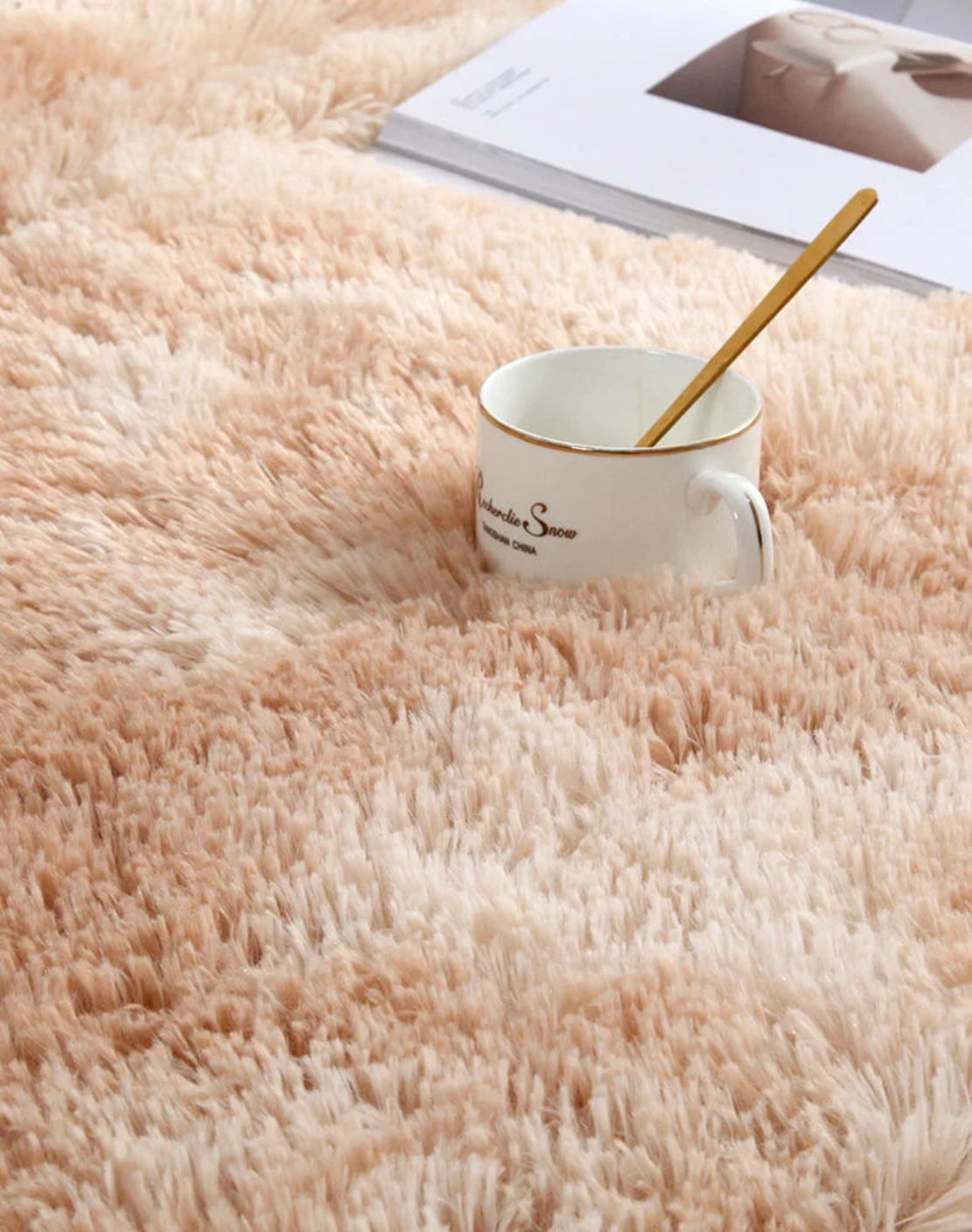 Magnificent Non-Slip Polyester Area Rug / Ruchi