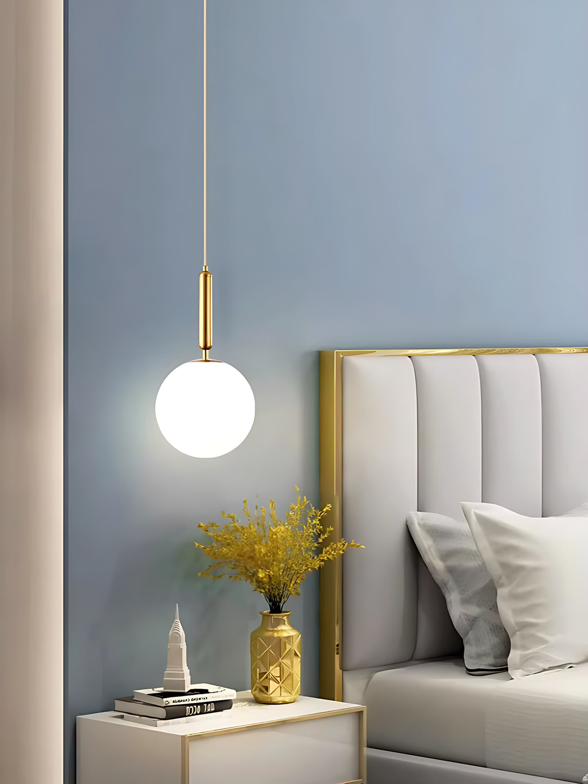 Round Glass Hanging Pendant Light / Ruchi