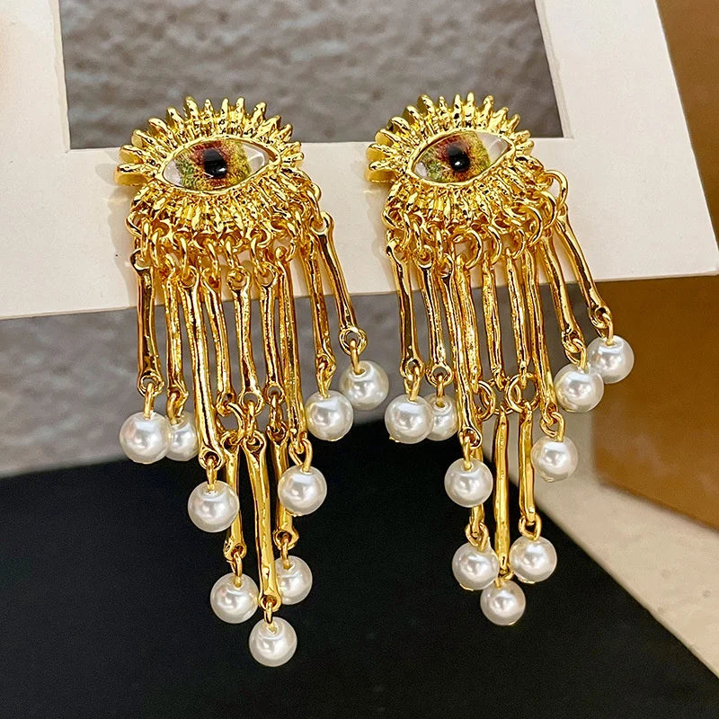 Royal Eye Design Metallic Pearl Earrings / Ruchi