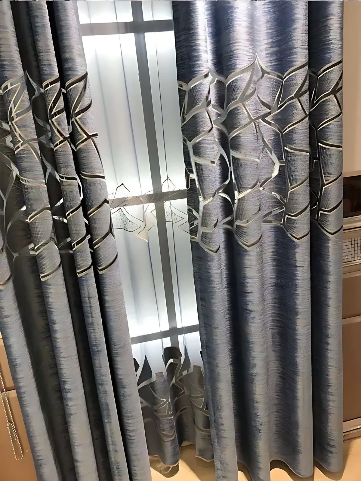 Modern Velvet Window Curtain For Bedroom / Ruchi