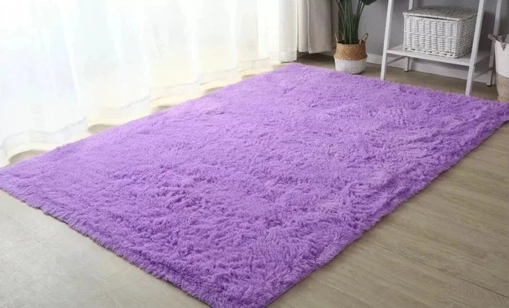 Appealing Non-Slip Polyester Area Rug / Ruchi