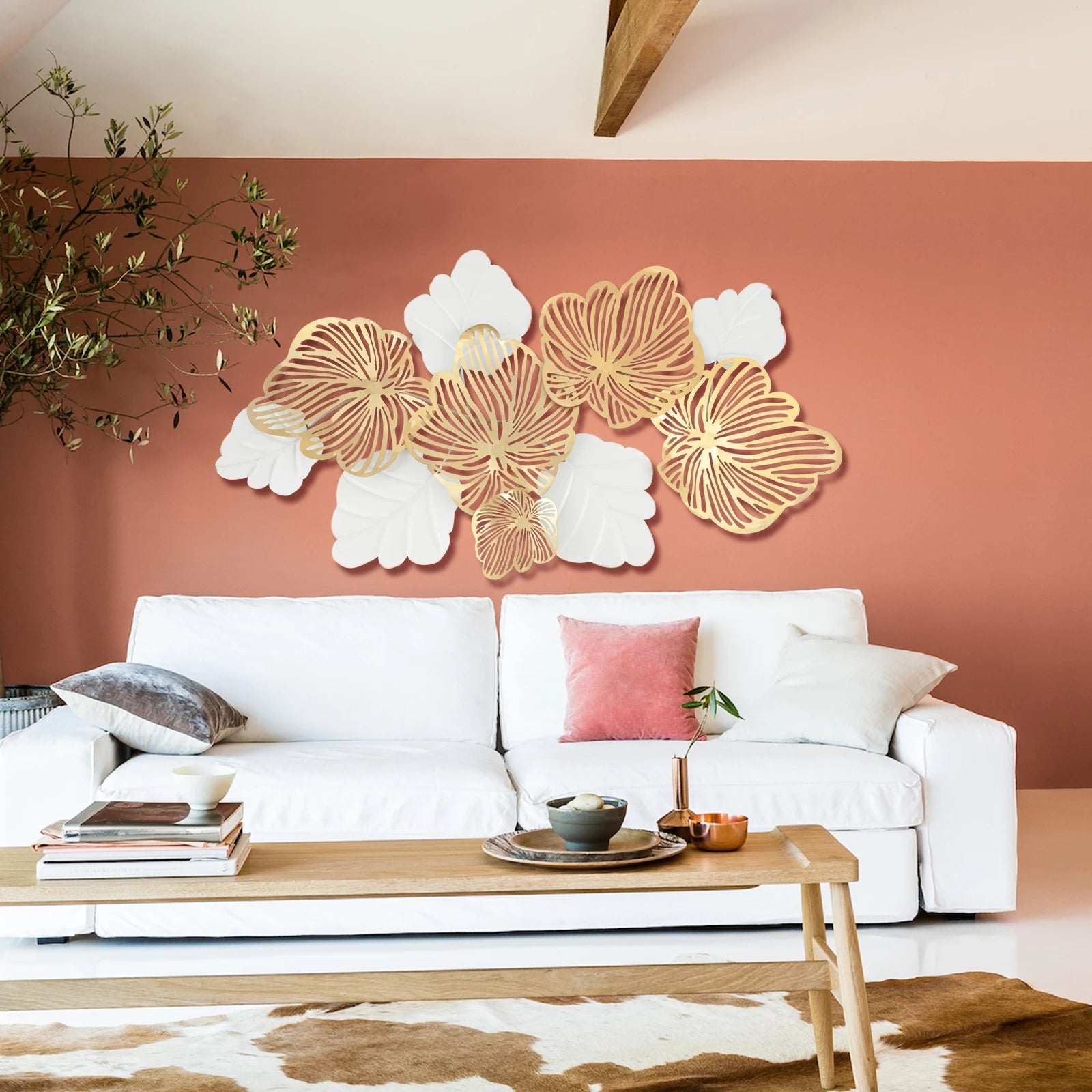 Golden & White Leaf 3D Metal Wall Decor / Ruchi