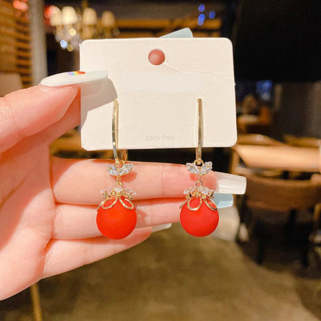 Round Cubic Zirconia Drop Earrings / Ruchi