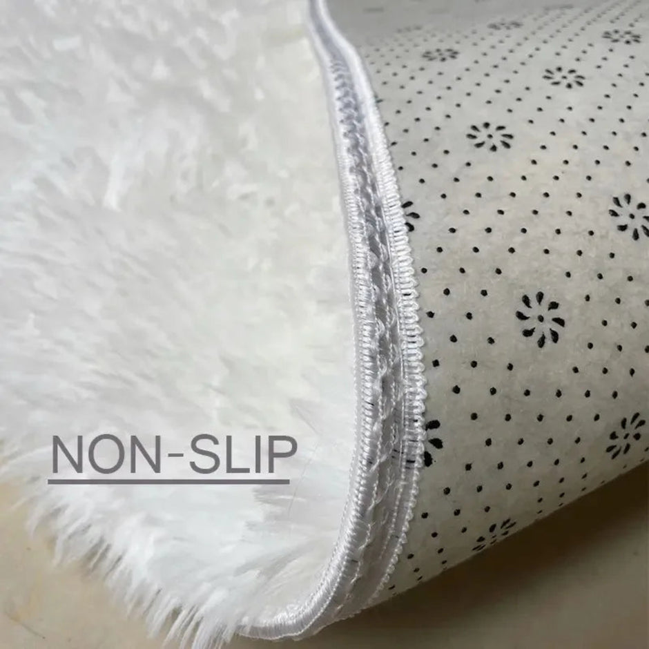 Palatial Pattern Non-Slip Polyester Area Rug / Ruchi