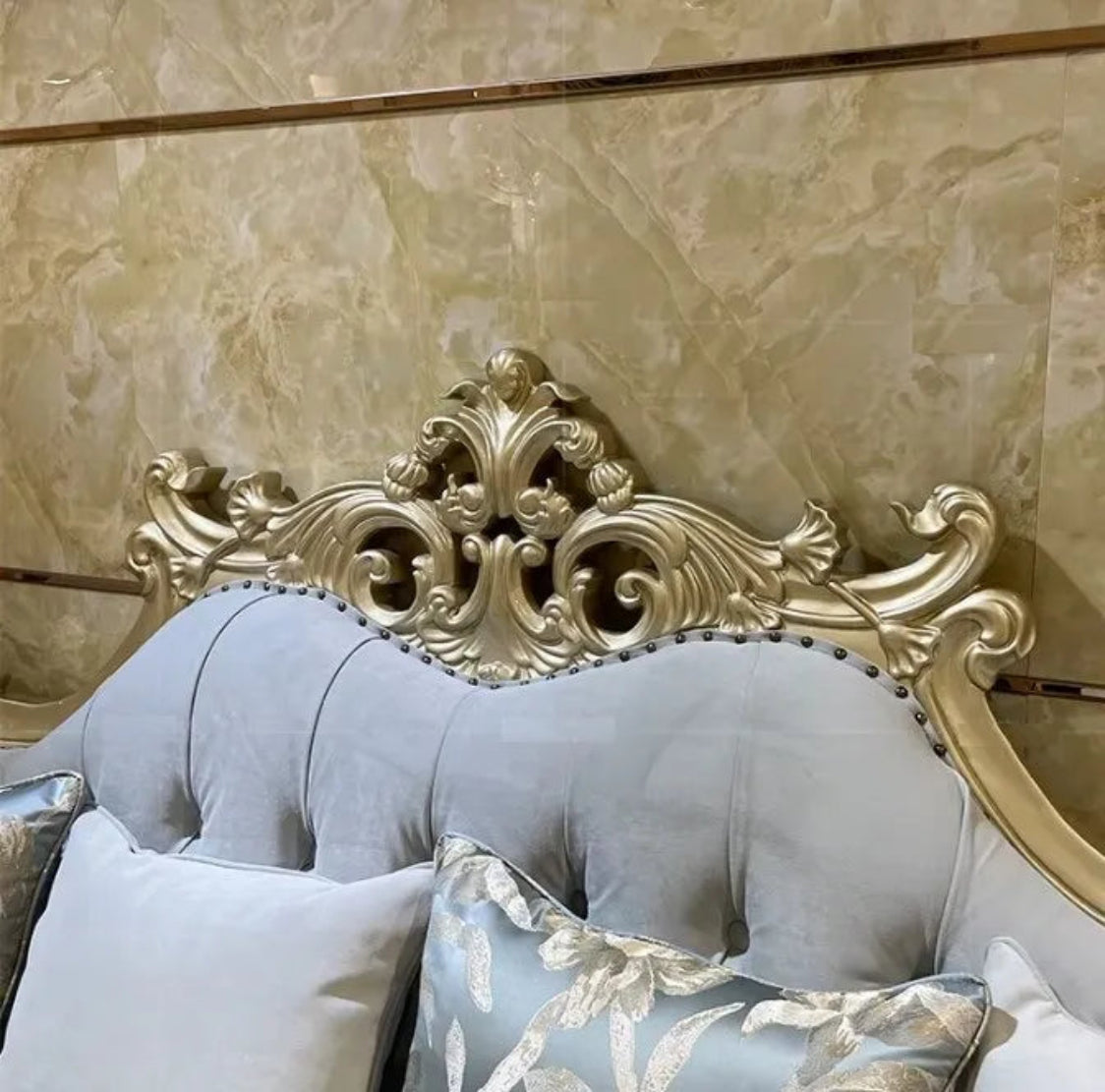 4 Piece Velvet Upholstered European Sofa Set / Ruchi